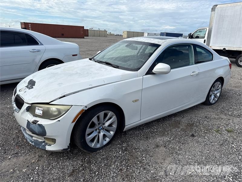 BMW 328i Automobile (Inoperable) Avtomobili