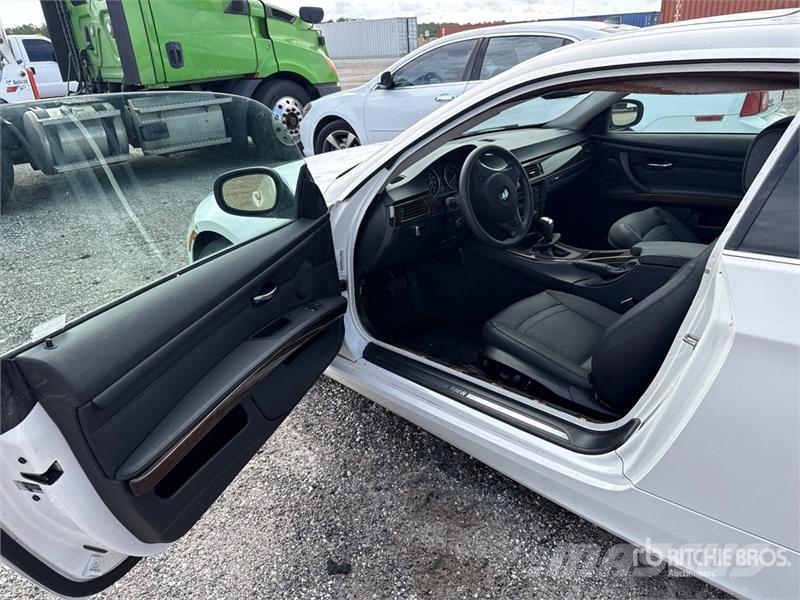 BMW 328i Automobile (Inoperable) Avtomobili