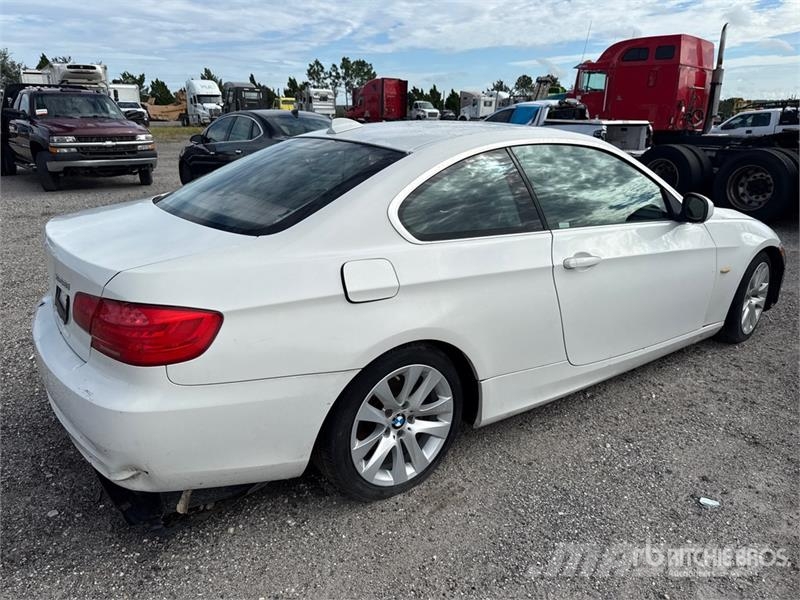 BMW 328i Automobile (Inoperable) Avtomobili