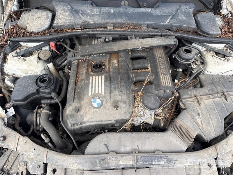 BMW 328i Automobile (Inoperable) Avtomobili