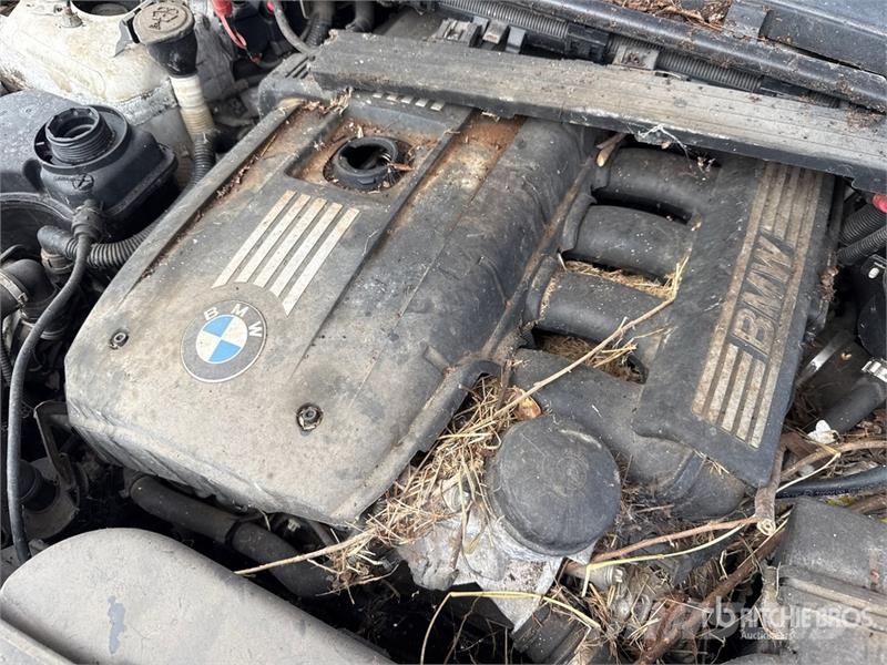 BMW 328i Automobile (Inoperable) Avtomobili