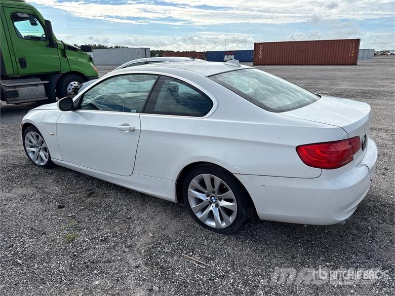 BMW 328i Automobile (Inoperable) Avtomobili