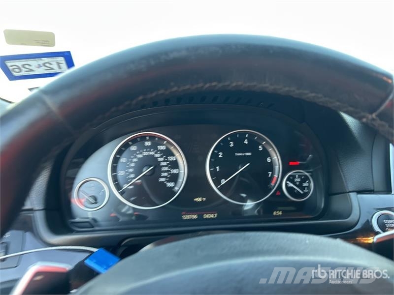 BMW 528i Automobile Automobili