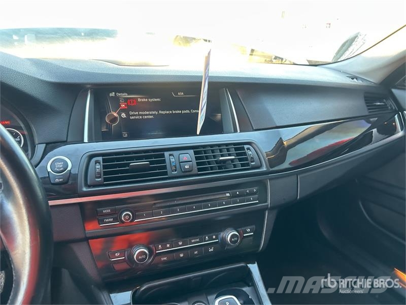 BMW 528i Automobile Automobili