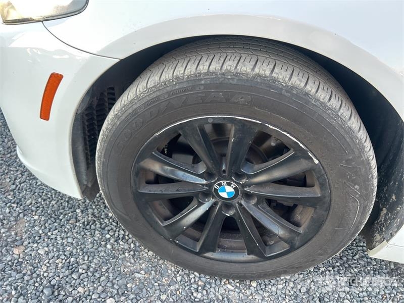 BMW 528i Automobile Automobili