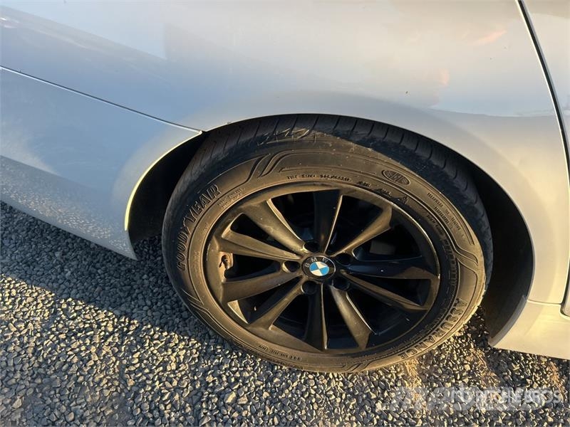 BMW 528i Automobile Automobili