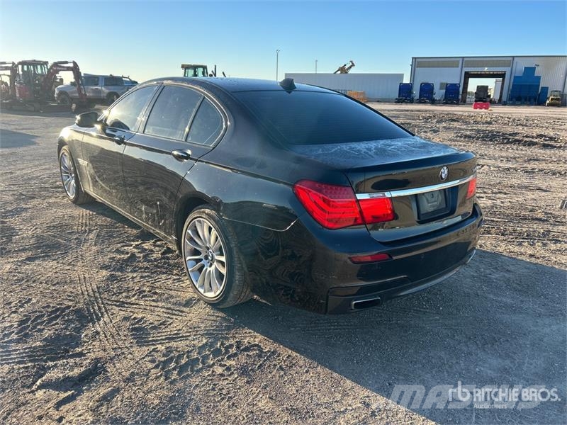 BMW 740i Automobile Avtomobili