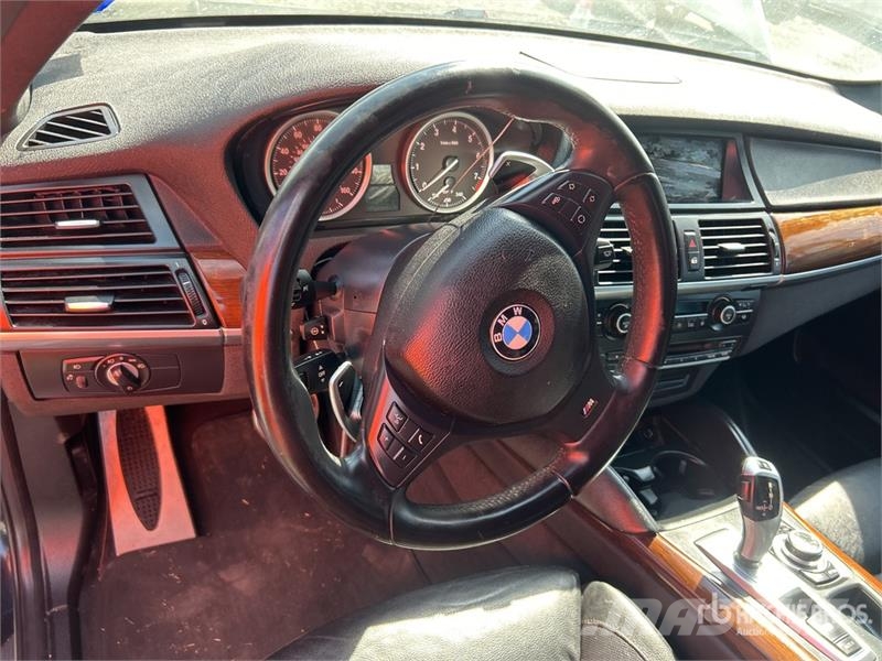 BMW X6 AWD SUV Carros Ligeiros