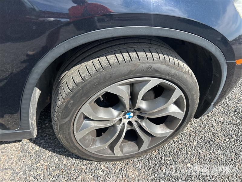 BMW X6 AWD SUV Carros Ligeiros