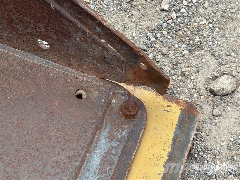 Bobcat 68 in General Purpose Skid Steer Bucket 버켓