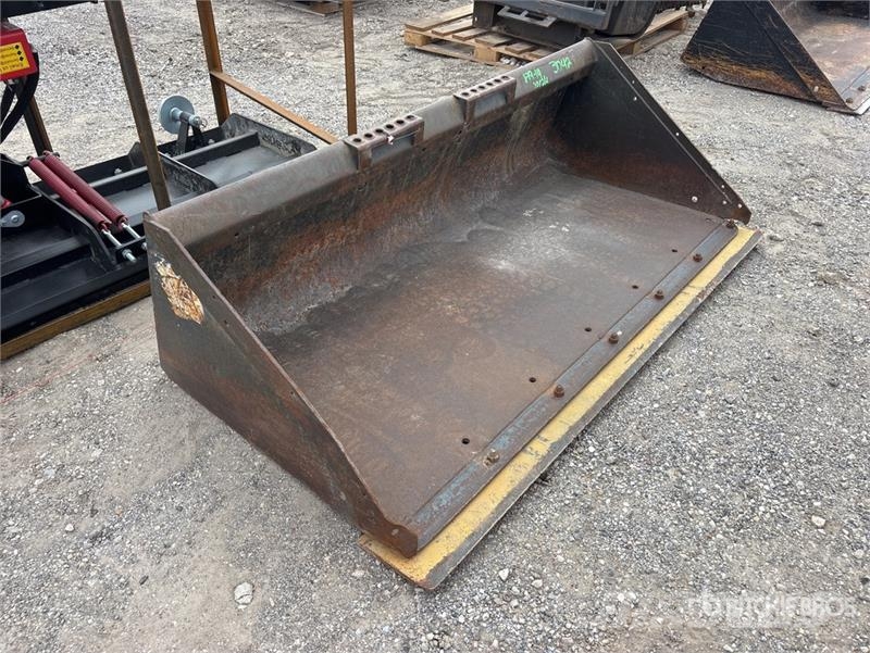 Bobcat 68 in General Purpose Skid Steer Bucket 버켓