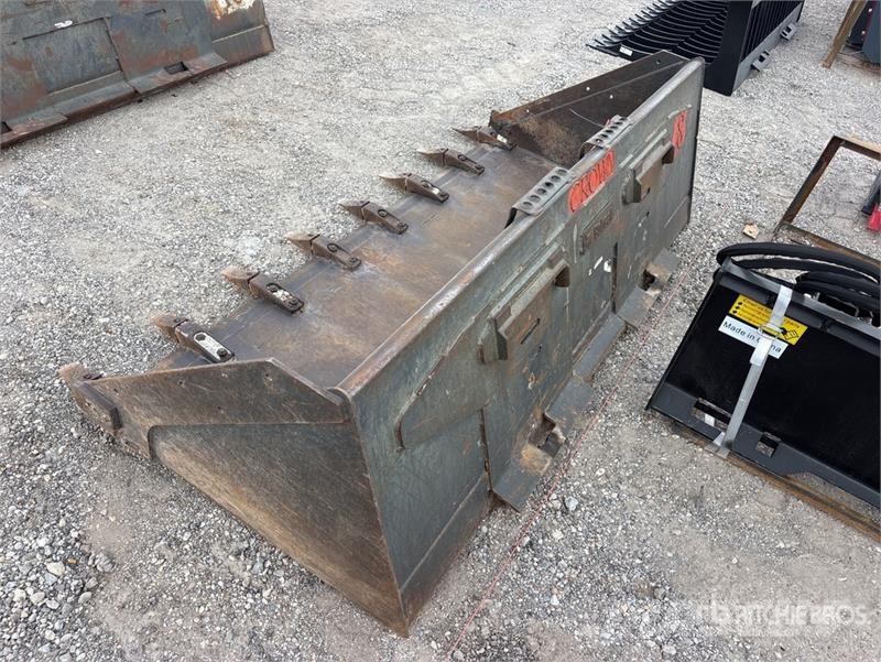 Bobcat 80 in General Purpose w/Teeth Skid Steer Bucket دلاء