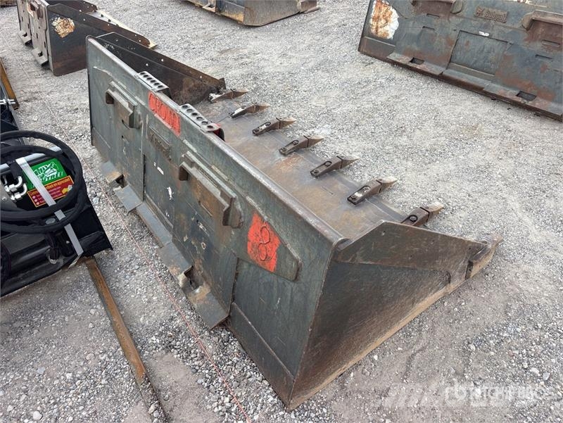 Bobcat 80 in General Purpose w/Teeth Skid Steer Bucket دلاء