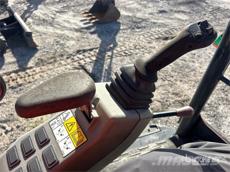 Bobcat E26 Mini bagri <7t