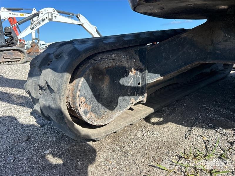 Bobcat E26 ミニ油圧ショベル 7t以下(ミニユンボ・ミニディガー)