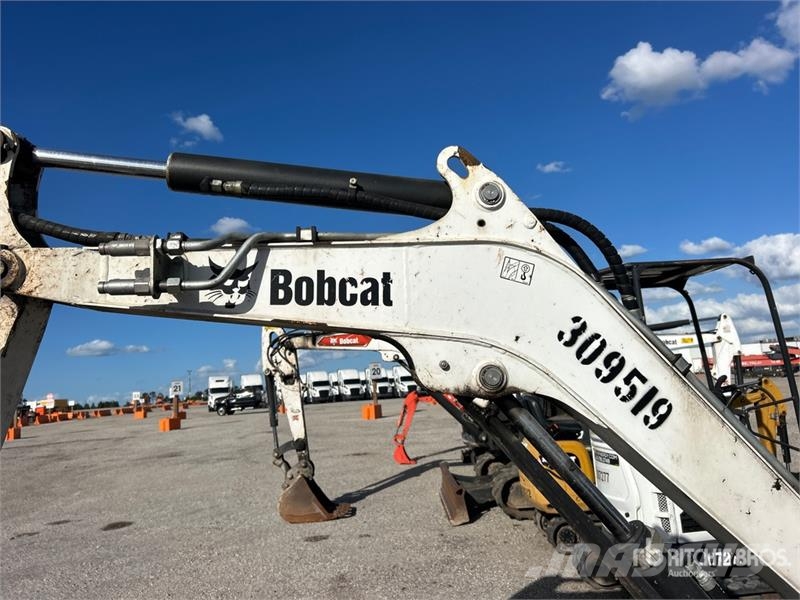 Bobcat E26 Mini bagri <7t