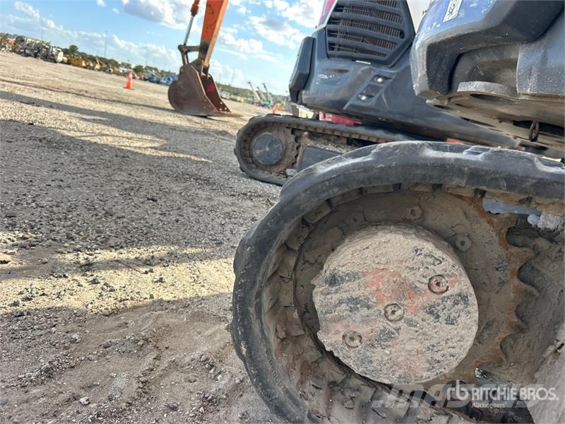 Bobcat E26 Mini bagri <7t