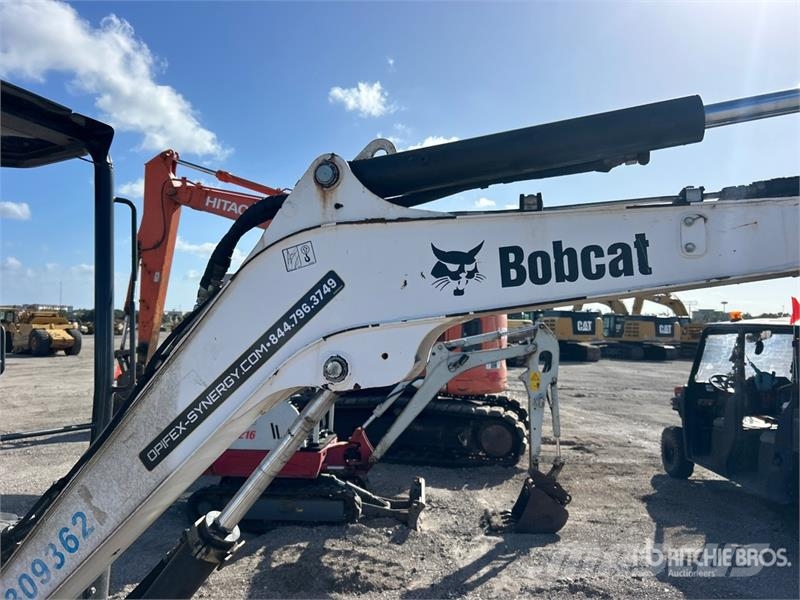 Bobcat E26 ミニ油圧ショベル 7t以下(ミニユンボ・ミニディガー)