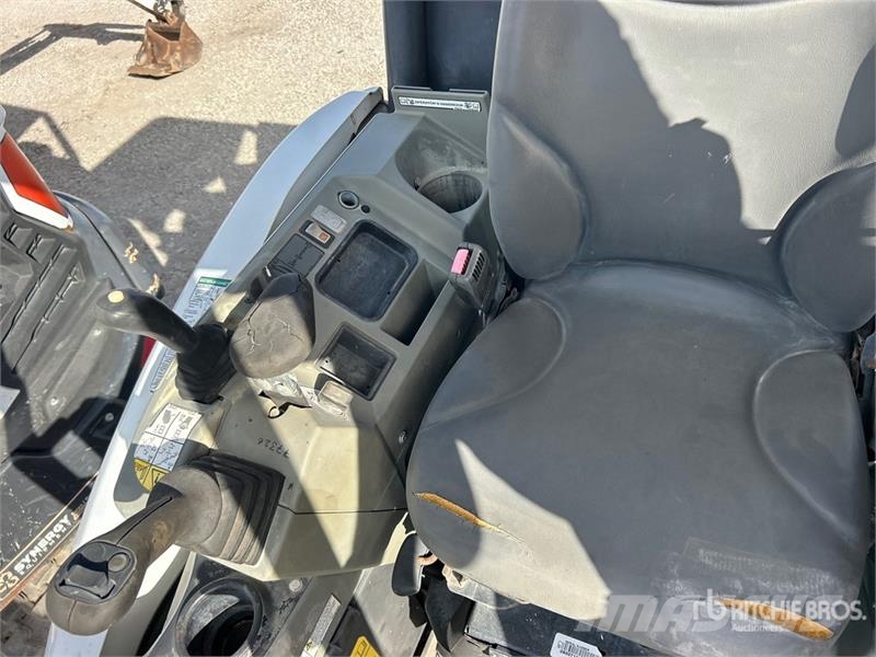 Bobcat E26 Mini bagri <7t