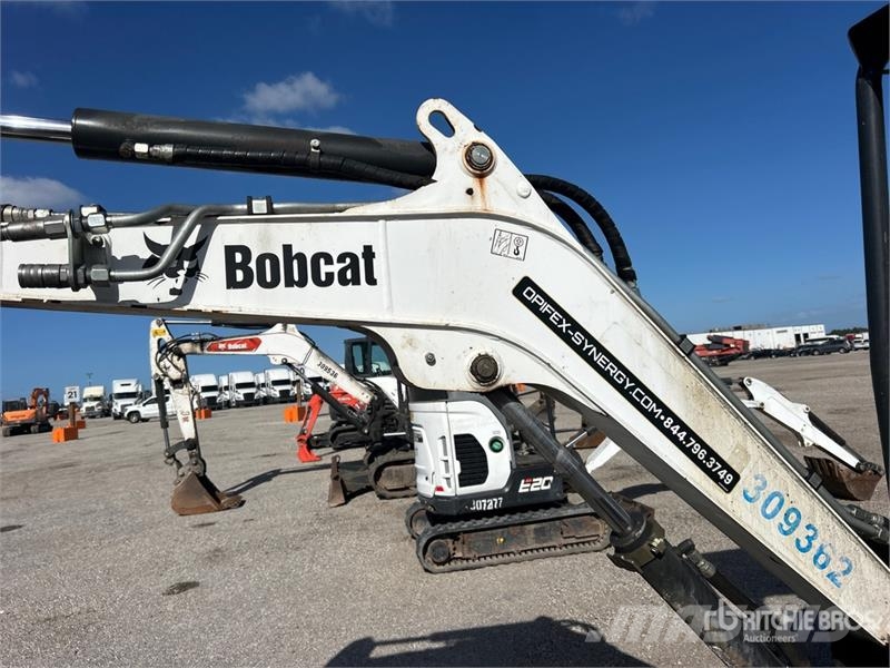 Bobcat E26 ミニ油圧ショベル 7t以下(ミニユンボ・ミニディガー)