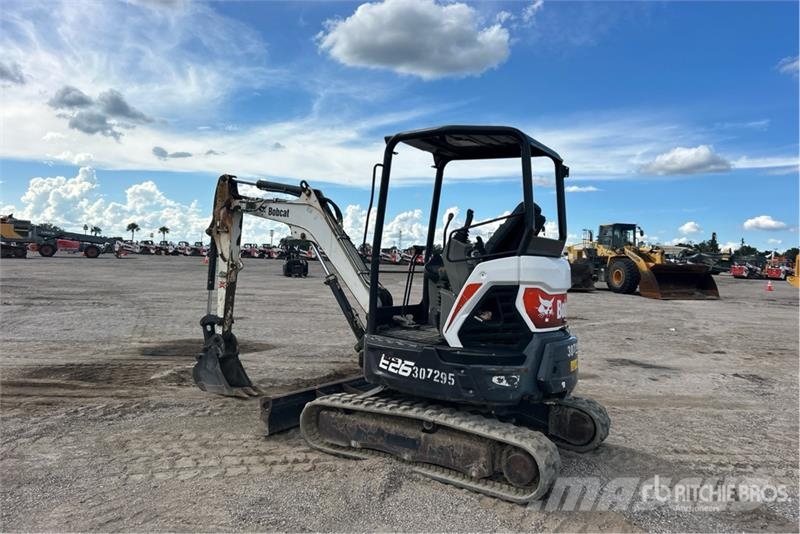 Bobcat E26 Mini excavators < 7t