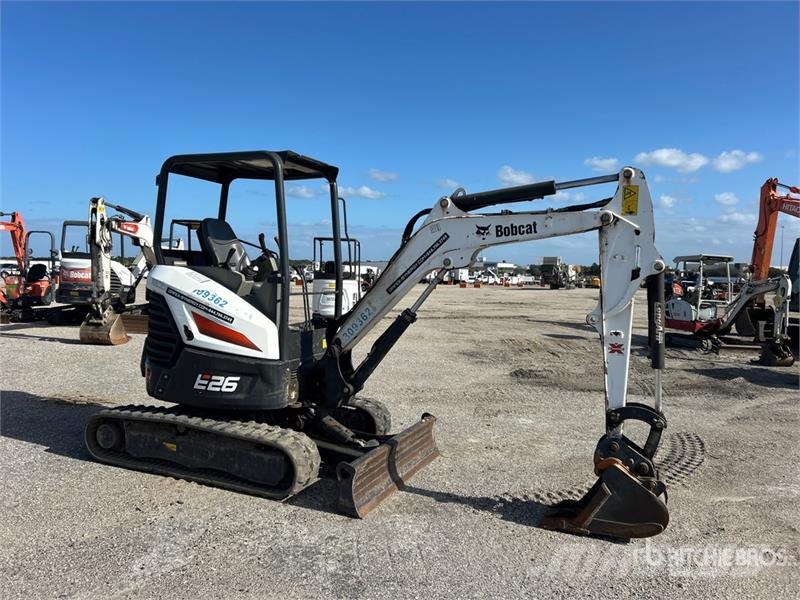 Bobcat E26 ミニ油圧ショベル 7t以下(ミニユンボ・ミニディガー)