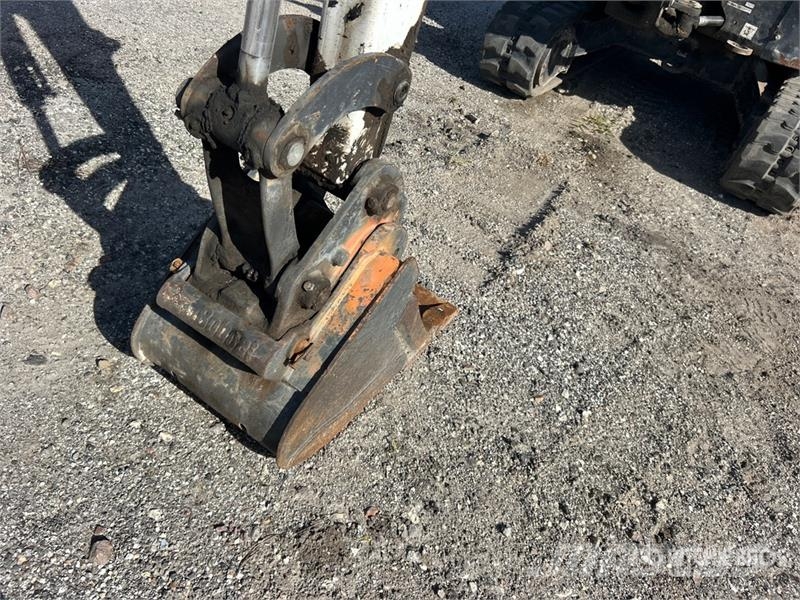 Bobcat E26 ミニ油圧ショベル 7t以下(ミニユンボ・ミニディガー)