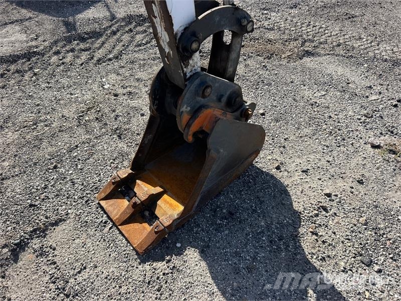 Bobcat E26 ミニ油圧ショベル 7t以下(ミニユンボ・ミニディガー)