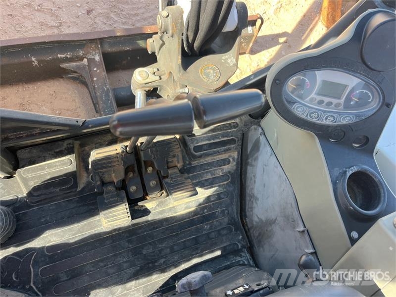Bobcat E31i Mini Excavator 小型挖土機/掘鑿機<7t(小型挖掘機)
