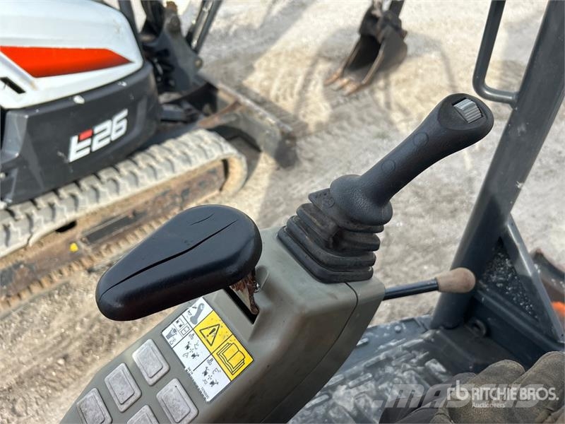 Bobcat E32 Mini kotrók < 7t