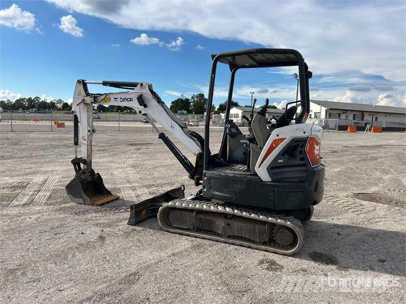 Bobcat E32 Mini kotrók < 7t