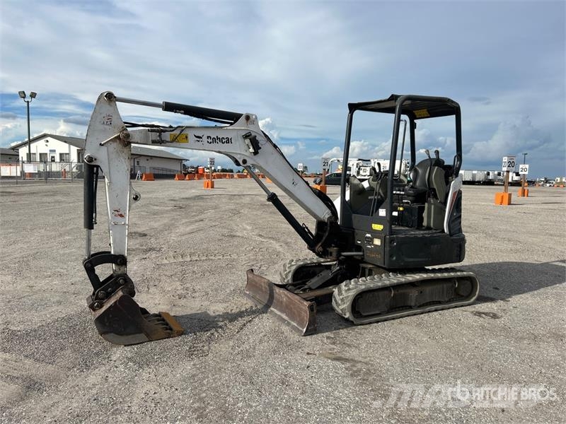 Bobcat E32 Mini kotrók < 7t