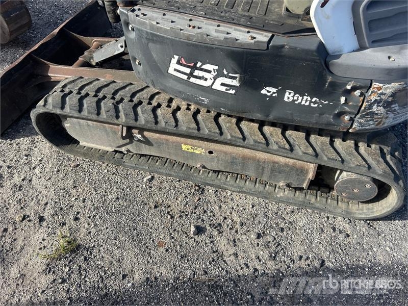 Bobcat E32 Mini excavators < 7t