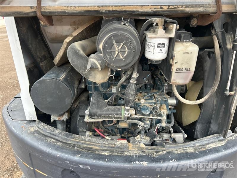 Bobcat E32 Mini bagri <7t