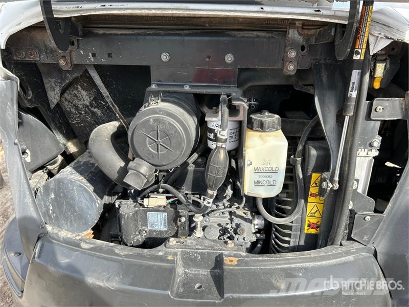 Bobcat E32 Mini kotrók < 7t