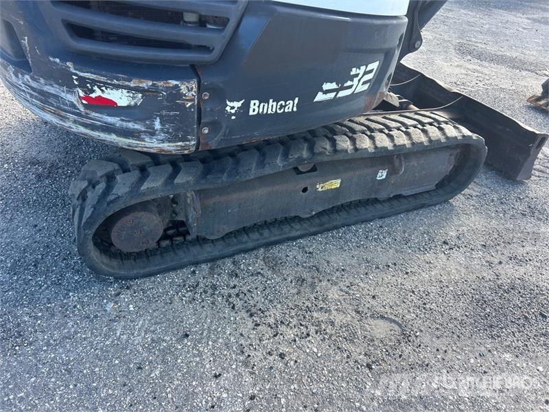 Bobcat E32 Mini excavators < 7t