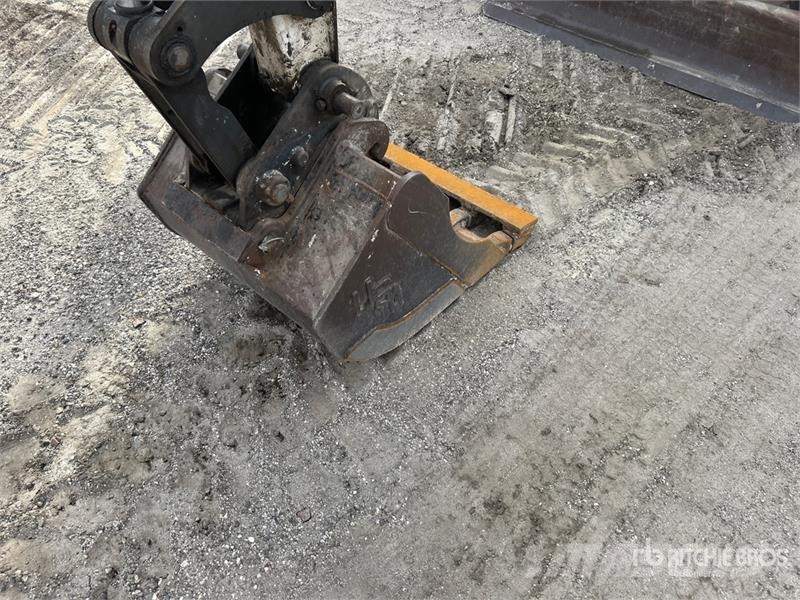 Bobcat E32 Mini kotrók < 7t