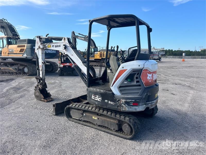 Bobcat E32 Minikaivukoneet < 7t