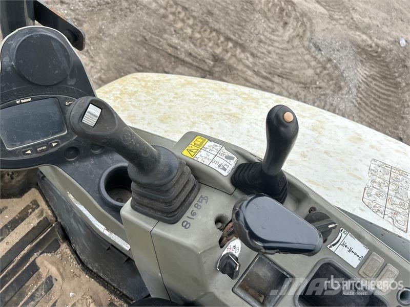 Bobcat E32i Mini Excavator Mini excavators < 7t
