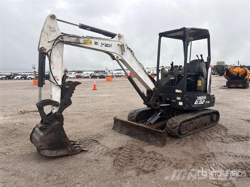 Bobcat E32i Mini Excavator حفارات صغيرة أقل من 7 طن (حفارات صغيرة)