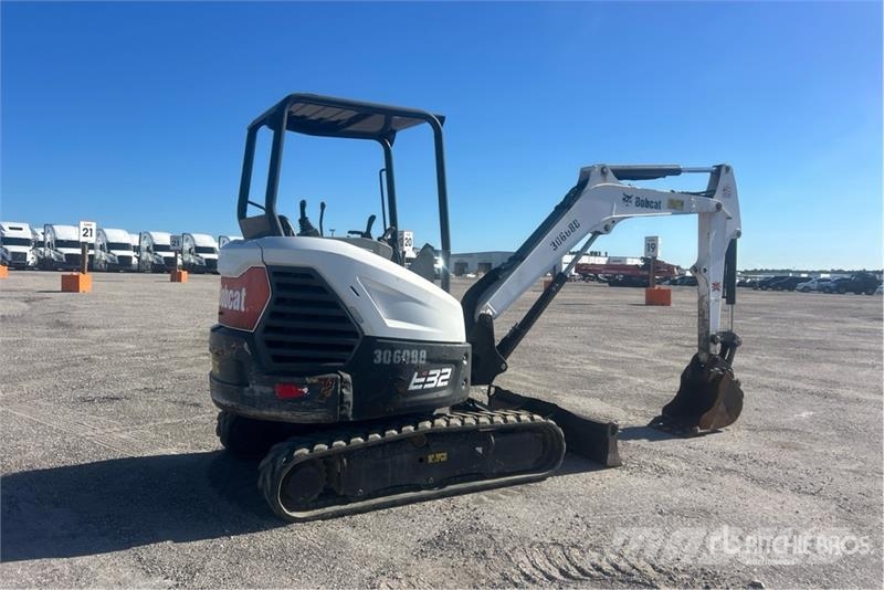 Bobcat E32i Mini Excavator Minigrävare < 7t