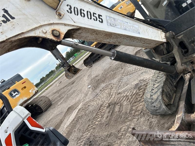Bobcat E32i Mini Excavator Mini excavators < 7t