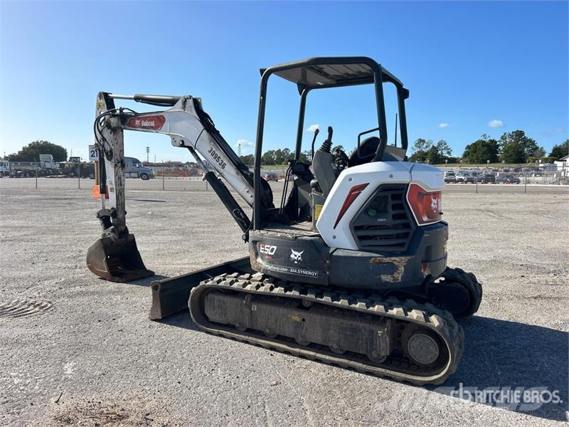 Bobcat E50 Mini Excavator ミニ油圧ショベル 7t以下(ミニユンボ・ミニディガー)