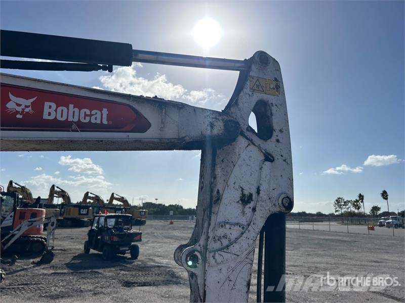 Bobcat E50 Mini Excavator ミニ油圧ショベル 7t以下(ミニユンボ・ミニディガー)
