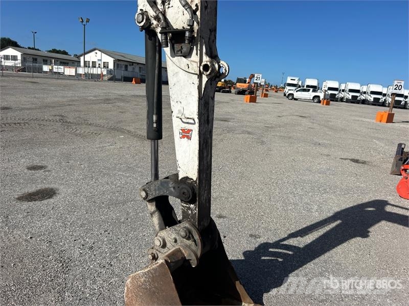 Bobcat E50 Mini Excavator ミニ油圧ショベル 7t以下(ミニユンボ・ミニディガー)