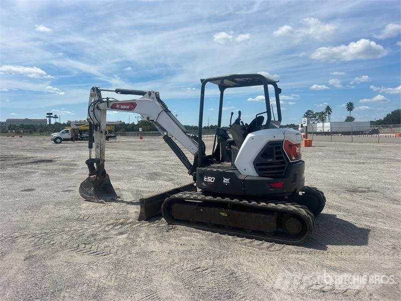 Bobcat E50 Mini Excavator Mini kotrók < 7t