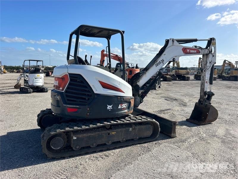 Bobcat E50 Mini Excavator ミニ油圧ショベル 7t以下(ミニユンボ・ミニディガー)