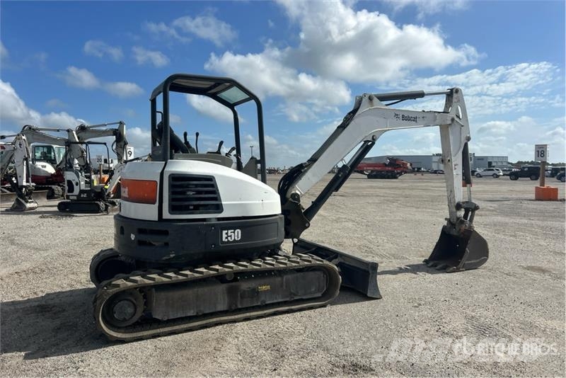 Bobcat E50 Mini Excavator Mini excavators < 7t