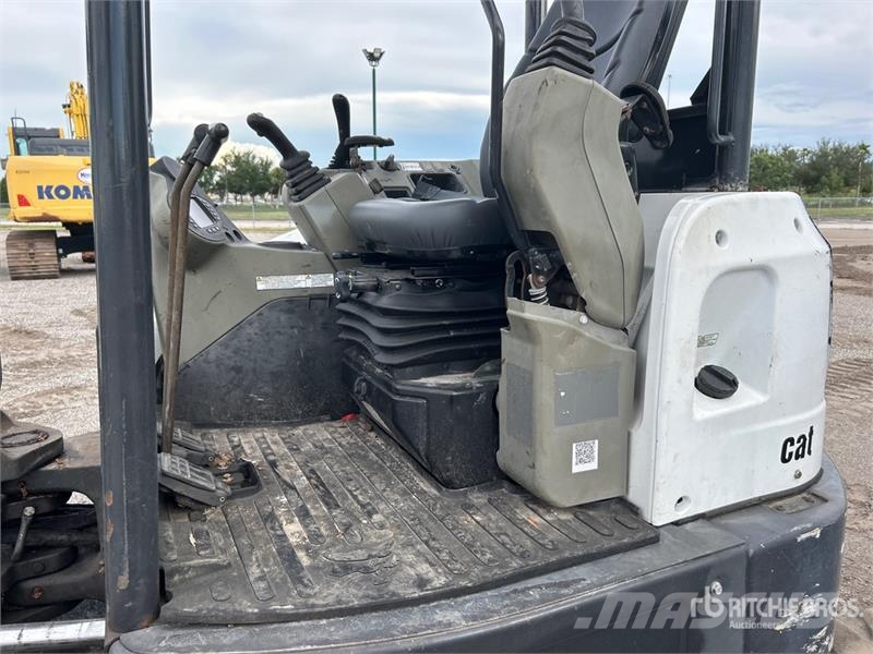 Bobcat E50 Mini Excavator Mini kotrók < 7t