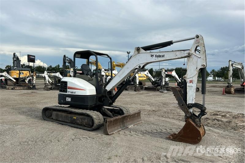 Bobcat E50 Mini Excavator Mini kotrók < 7t